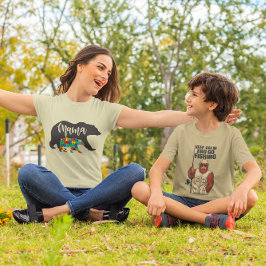 Camiseta Autismo que mamá lleva con el oso