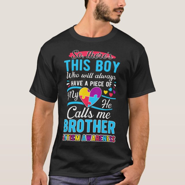 Camiseta Autismo-Tres A Este Chico Que Me Llama Gran Herman (Anverso)