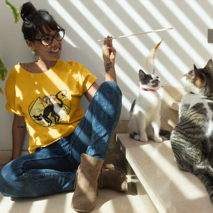 Camiseta Aventura de gatos y búhos negros en Egipto Unisex