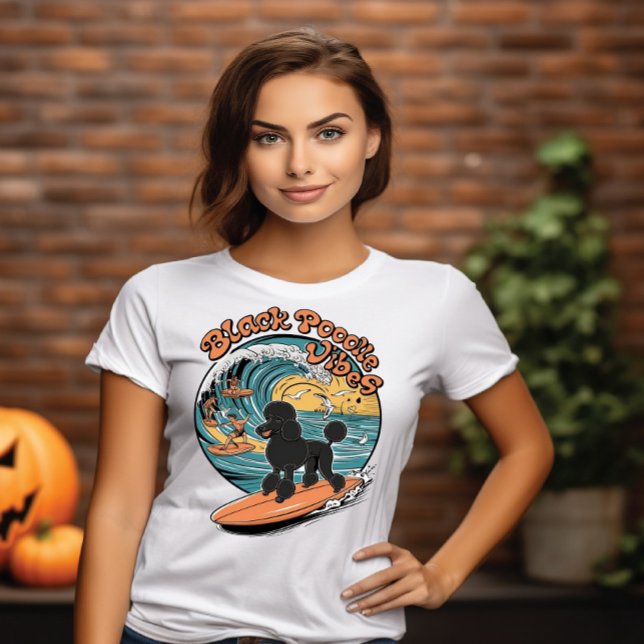 Camiseta Aventura de Surf de Wave-Riding Black Poodle (Subido por el creador)