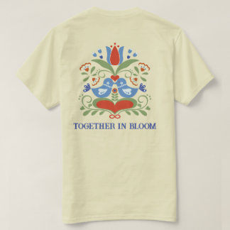 Camiseta Aves amorosas y flores