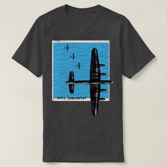Camiseta Avión de Avro Lancaster Bomber sobre el mar (Diseño del anverso)