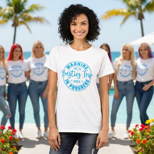 Camiseta Aviso de viaje en curso azul sobre blanco (Subido por el creador)