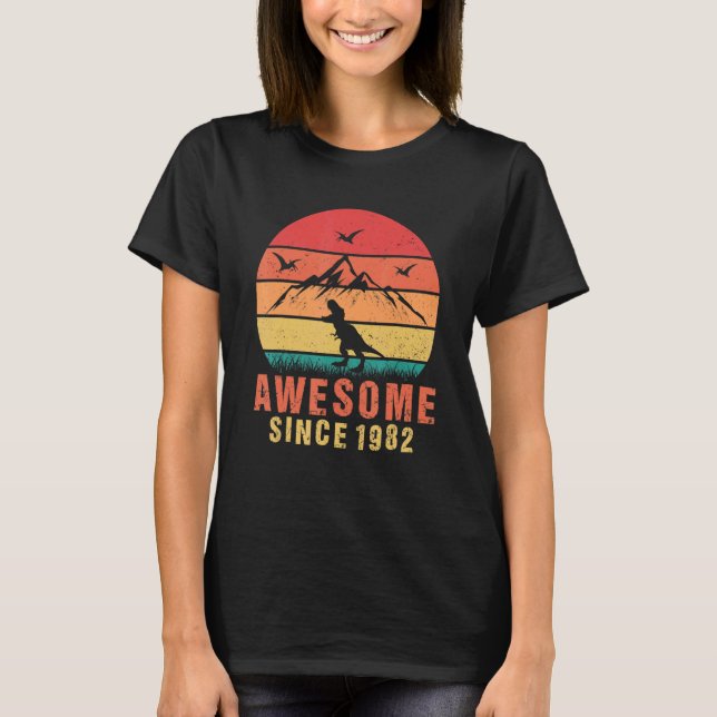 Camiseta Awesome Since 1982 Retro 40th Birthday Dinosaur 40 (Anverso)