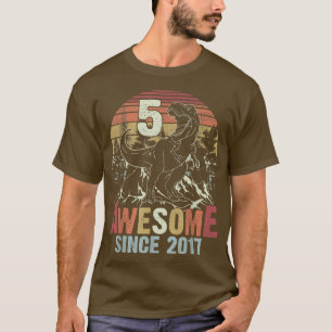 Camiseta Awesome Since 2017 Dinosaur Rex 5th Birthday Decor