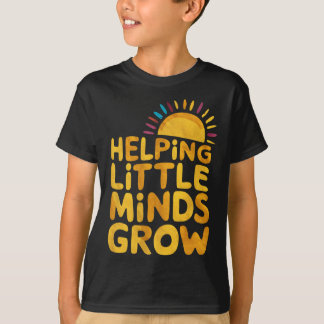Camiseta Ayudando a las pequeñas mentes a crecer Maestra Wi