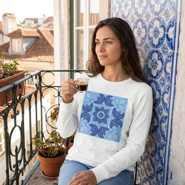 Camiseta Azul Floral Tile Patrón Vintage Mediterráneo (Subido por el creador)