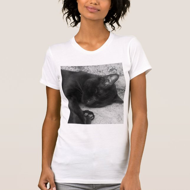 Camiseta B&W - Cat Sleeping (Anverso)