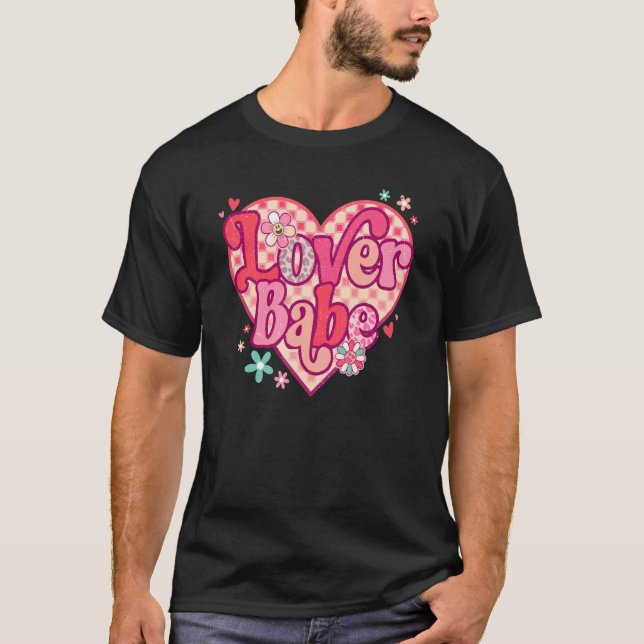 Camiseta Babe Retro Happy Valentine's Day Groovy Heart (Anverso)