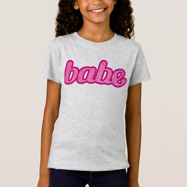 Camiseta Babe texto denim estilo gráfico en rosa caliente (Anverso)