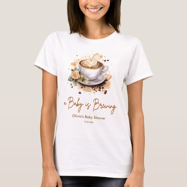Camiseta Baby is Brewing Brown Coffee Mom to Be Baby Shower (Anverso)