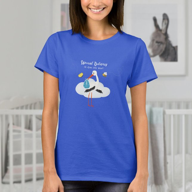 Camiseta Baby Shower Blue Stork Boy (Blue baby shower tshirt for mum-to-be with stork, bee and butterfly, personalize it with your text)