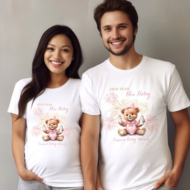 Camiseta Baby Shower Chica rosa del oso de año nuevo (New Year Bear Pink Girl Baby Shower T-Shirt)