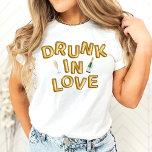 Camiseta Bach & Boozy Bachelorette Borracho Enamorado<br><div class="desc">¡Esta divertida invitación estará lista para enviarla una vez que lo personalizares! ¡Un divertido diseño de globos y champán!</div>