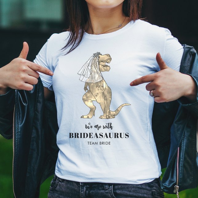 Camiseta Bachelorette, Boda temática de dinosaurios (Dinosaur wedding bridesmaid t shirt funny Brideasaurus T-Rex Bride)