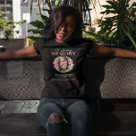 Camiseta Bachelorette de fotos florales rosadas de Team Bri<br><div class="desc">Camiseta de la despedida de soltero de bonito con una foto de la novia, una cortina de flores de color rosa, el texto "novia del equipo", el título de la persona para el boda, las fechas y el dicho "empieza el fiesta". Consejo de la foto: recorta tu foto en un...</div>