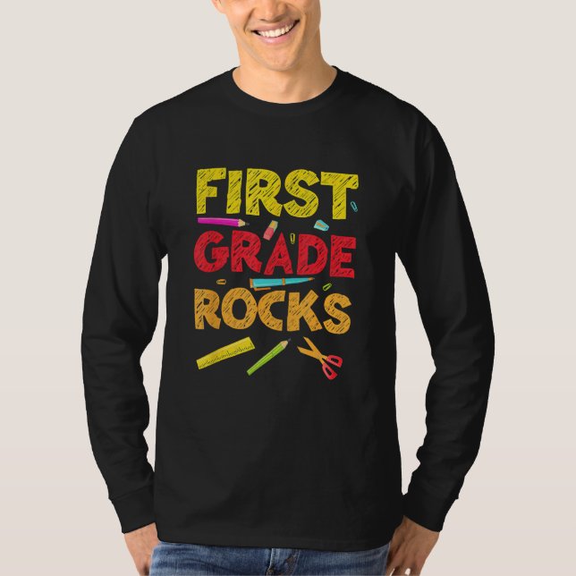 Camiseta Back To School 1st Grade Rocks Student Teacher Tea (Anverso)
