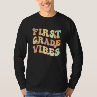 Camiseta Back To School First Grade Vibes Student Teacher R
