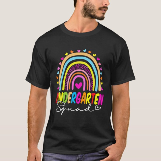 Camiseta Back To School  Kindergarten Squad Rainbow Teacher (Anverso)
