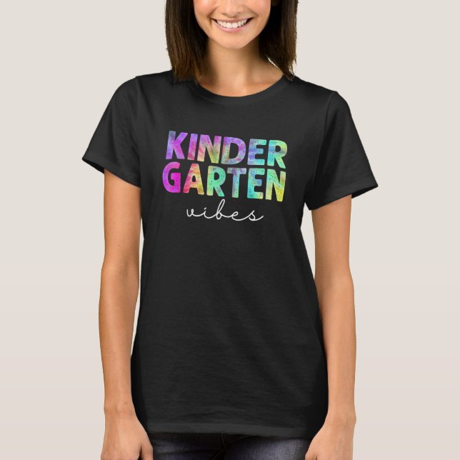 Camiseta Back To School Kindergarten Vibes Student Teacher  (Anverso)