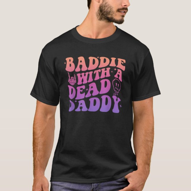 Camiseta Baddie Con Un Diseño De Papi Muerto (Anverso)