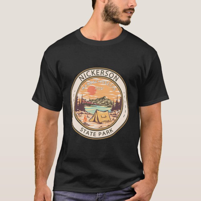 Camiseta Badge del Parque Estatal Nickerson Massachusetts (Anverso)