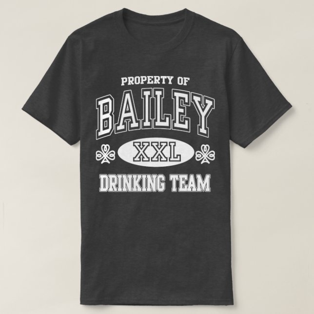 Camiseta Bailey: equipo irlandés de bebidas Día de los Patr (Diseño del anverso)