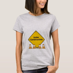 Camiseta Bajo construcción con los conos