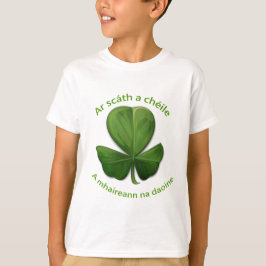 Camiseta Bajo el amparo de cada uno la gente sobrevive