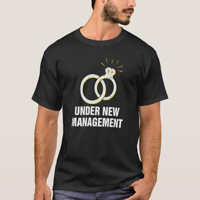 Camiseta Bajo el nuevo grupo de licenciatura en administrac (Anverso)