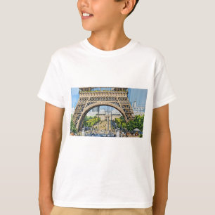 Camiseta Bajo la Torre Eiffel – Vida Urbana en París
