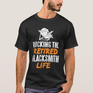 Camiseta Balanceando la vida de herrero retirado Divertida 