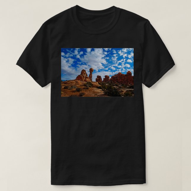 Camiseta Balanced Rock Arches National Park (Diseño del anverso)