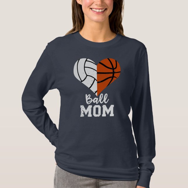 Camiseta Ball Mom Heart Funny Volleyball Basketball Mom  (Anverso)