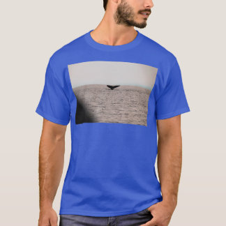 Camiseta ballena salvaje