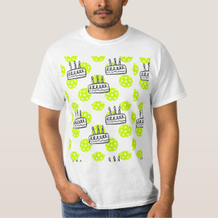 Camiseta Baloncesto con pastel de cumpleaños con fondo amar