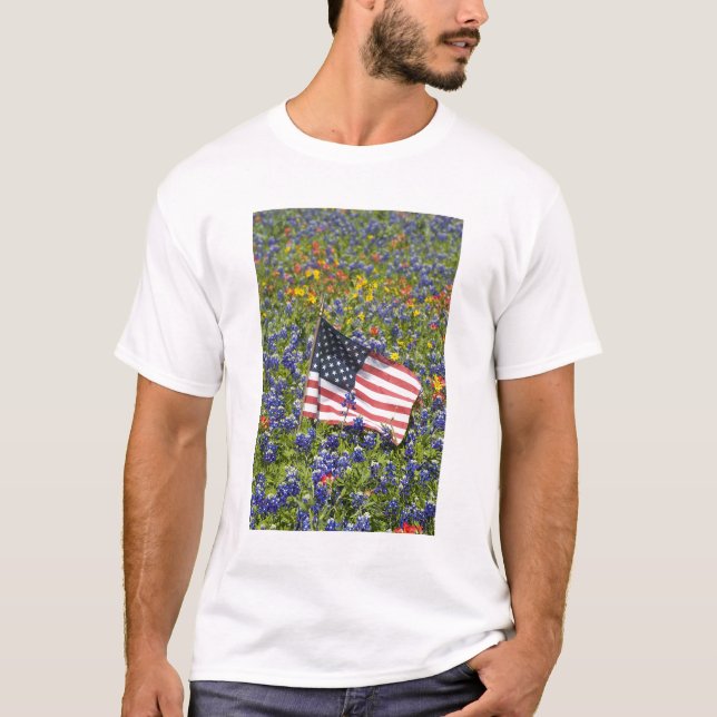 Camiseta Bandera americana en el campo de capos azules, (Anverso)