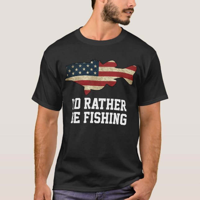 Camiseta Bandera Americana Más Que Pescar (Anverso)