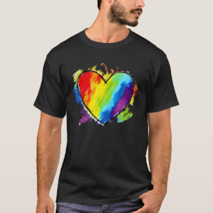 Camiseta Bandera arcoiris coloreada corazón LGBTQ+ Orgullo
