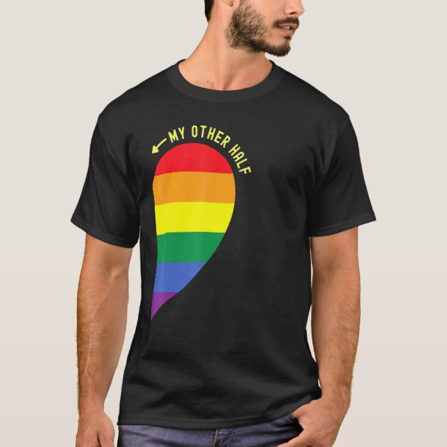Camiseta Bandera arcoiris Parejas del corazón aman a otros  (Anverso)