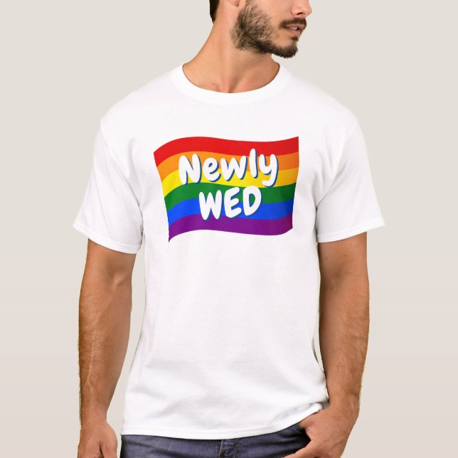 Camiseta Bandera arcoiris recién casada boda gay (Anverso)