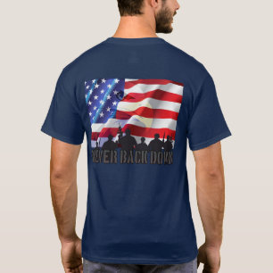Camiseta Bandera de águila patriótica nunca retrocede y sol