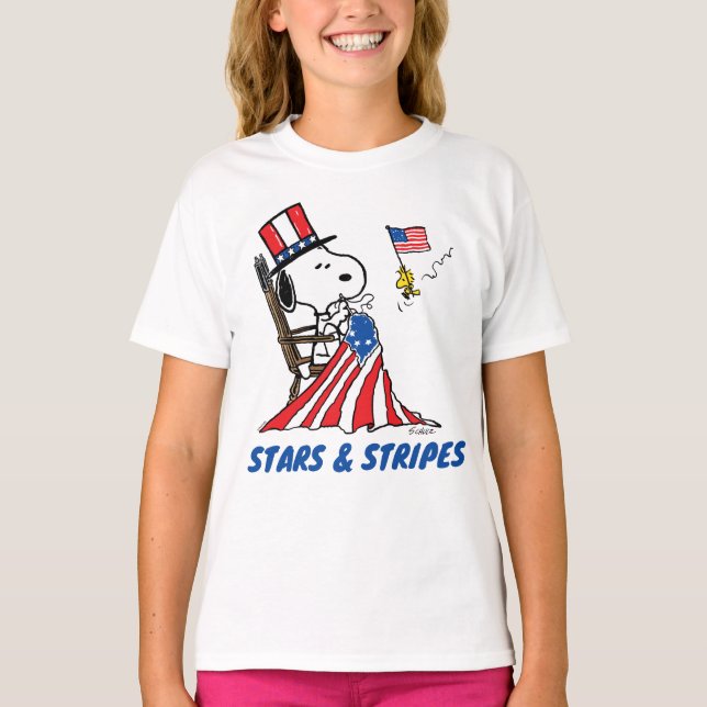 Camiseta Bandera de Snoopy Sgire el 4 de julio (Anverso)