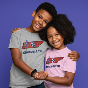 Camiseta Bandera de Tennessee y Flor Iris Púrpura con Texto