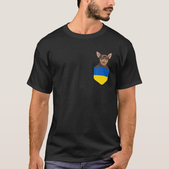 Camiseta Bandera de Ucrania Perro de Chihuahua marrón en el (Anverso)