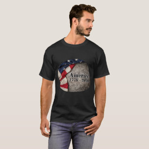 Camiseta Bandera estadounidense con "1776 - 2026" sobre már