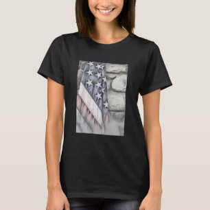 Camiseta Bandera estadounidense patriótica en la pared