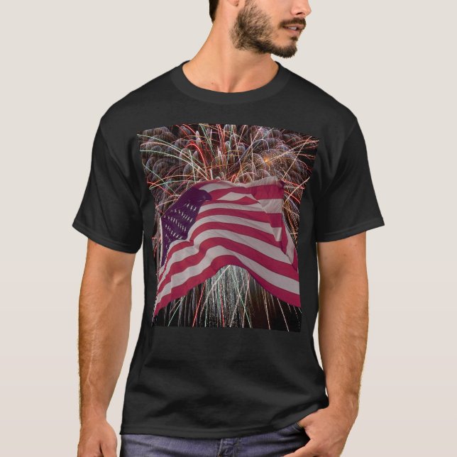 Camiseta Bandera estadounidense y fuegos artificiales (Anverso)