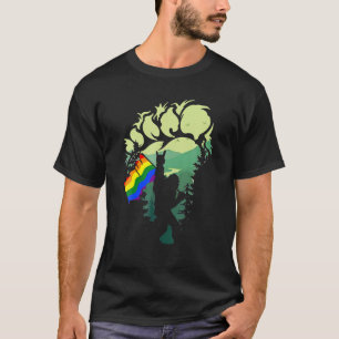 Camiseta Bandera LGBT de pie Sasquatch Orgullo gay Arcoiris