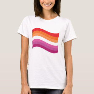 Camiseta Bandera ondulada del Orgullo del Atardecer Lesbian